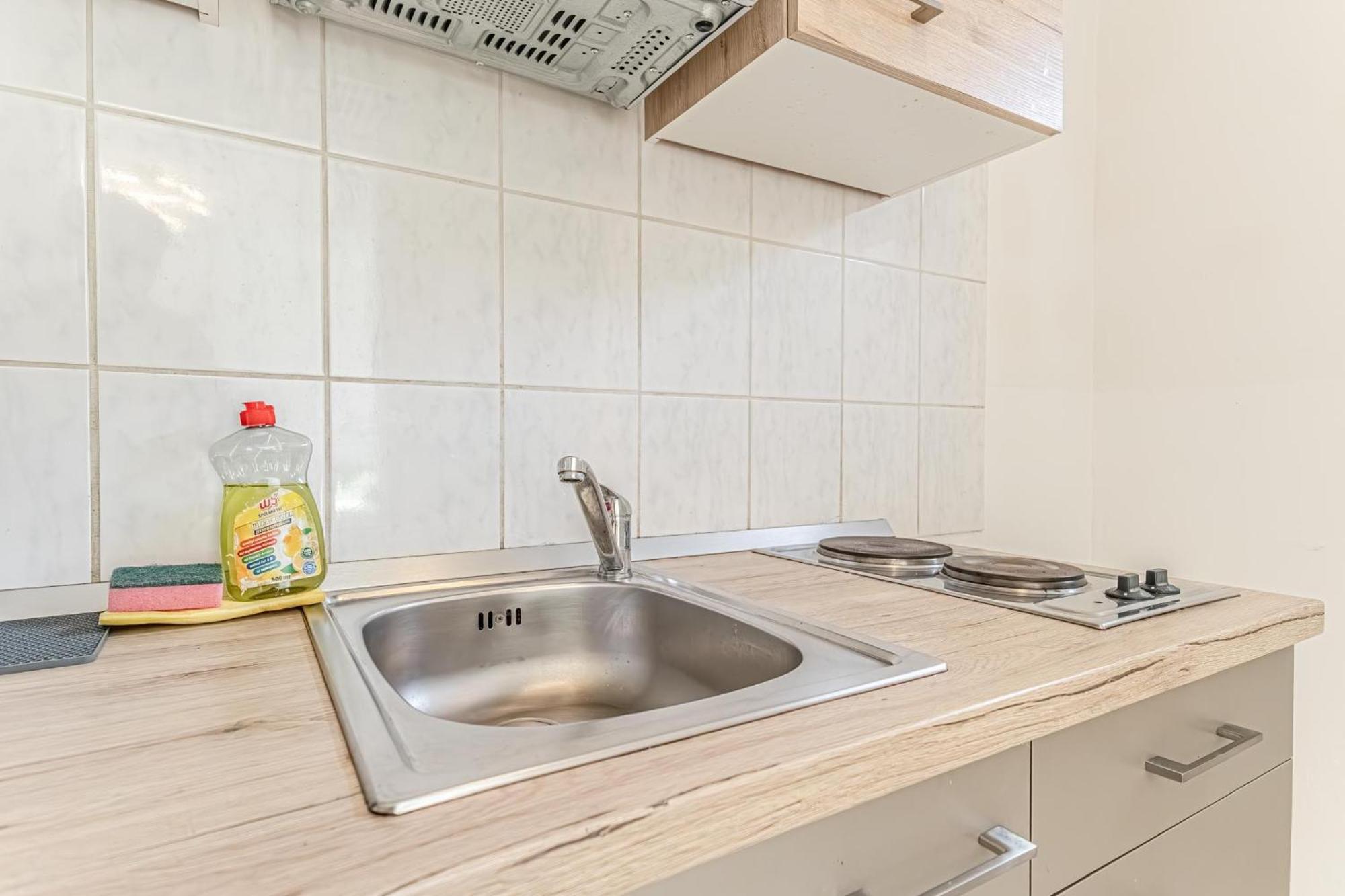 City Vibes: 1Br Apt, 10 Min To Westbahnhof Vienna Esterno foto
