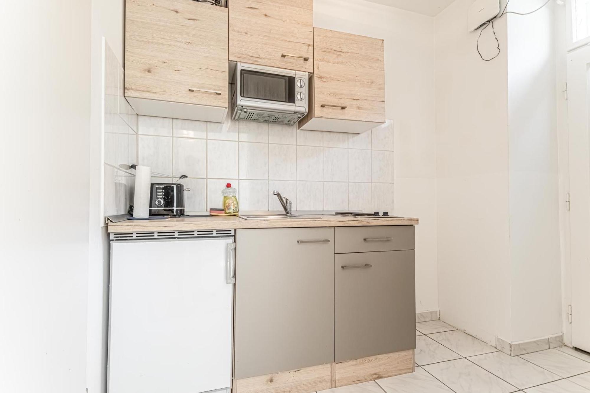 City Vibes: 1Br Apt, 10 Min To Westbahnhof Vienna Esterno foto