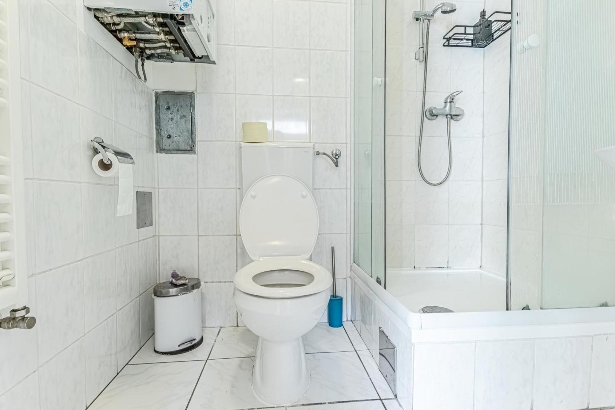 City Vibes: 1Br Apt, 10 Min To Westbahnhof Vienna Esterno foto